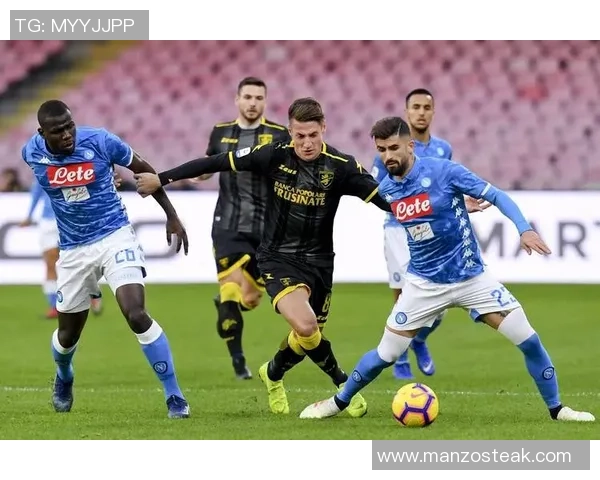 意甲经典对决那不勒斯惊险绝杀多特蒙德引发全场狂欢