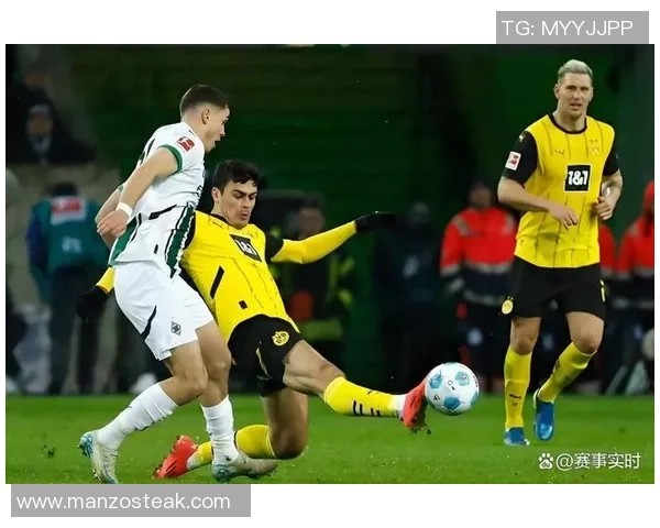 友谊赛精彩回顾:那不勒斯险胜多特蒙德引发全场热烈反响 友谊赛精彩回顾:那不勒斯险胜多特蒙德引发全场热烈反响