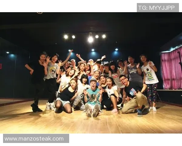 西安街舞队技术革新引发热议展现新时代舞蹈魅力与文化融合 西安街舞队技术革新引发热议展现新时代舞蹈魅力与文化融合