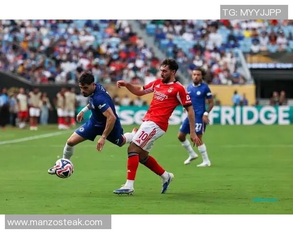 西甲惊现冷门切尔西与本菲卡战成平局神奇扑救引发全场热议