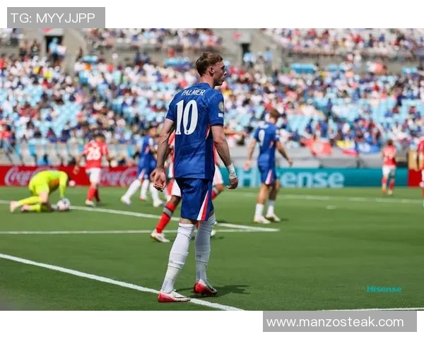 切尔西在欧冠中大胜本菲卡补时进球点燃全场激情与转会传闻 切尔西在欧冠中大胜本菲卡补时进球点燃全场激情与转会传闻