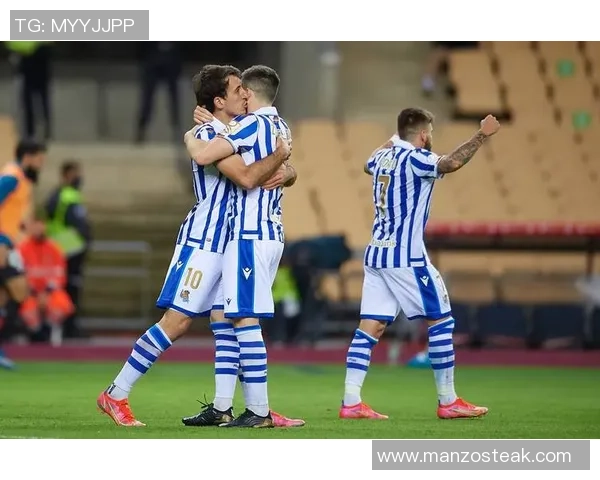 西甲激战:拜仁与本菲卡平局后点球大战引发全场狂欢战术分析 西甲激战:拜仁与本菲卡平局后点球大战引发全场狂欢战术分析