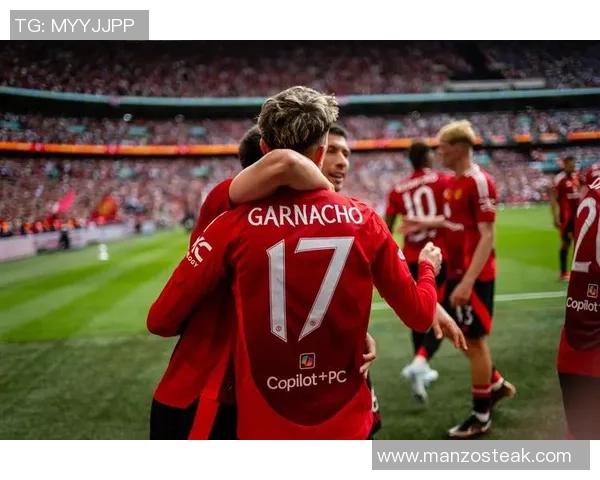 英超精彩对决尤文图斯大胜莱比锡五球狂潮引发全场热烈反响 英超精彩对决尤文图斯大胜莱比锡五球狂潮引发全场热烈反响