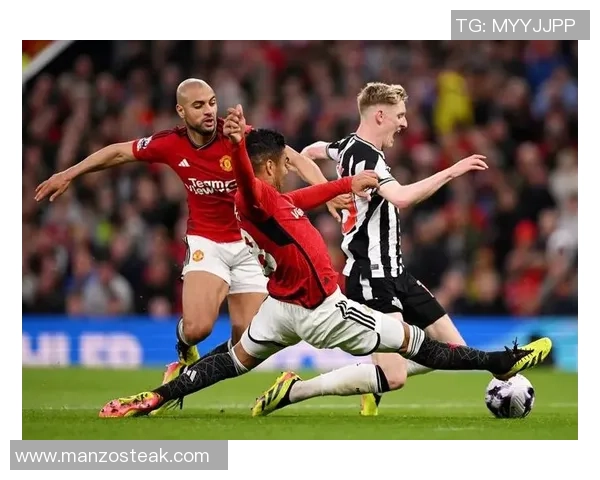 欧联杯精彩对决曼联与尤文图斯激战成平局引发全场热烈反响