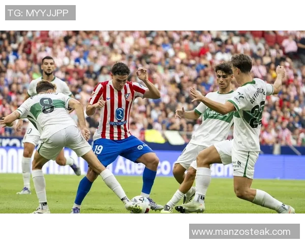 欧冠激战：马竞逆转巴萨补时绝杀全场沸腾瞬间回顾