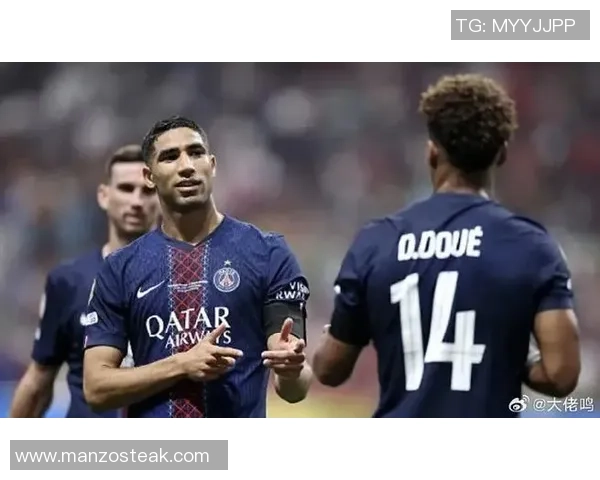 西甲激战多特蒙德逆转巴黎圣日耳曼帽子戏法引发争议判罚全场沸腾 西甲激战多特蒙德逆转巴黎圣日耳曼帽子戏法引发争议判罚全场沸腾